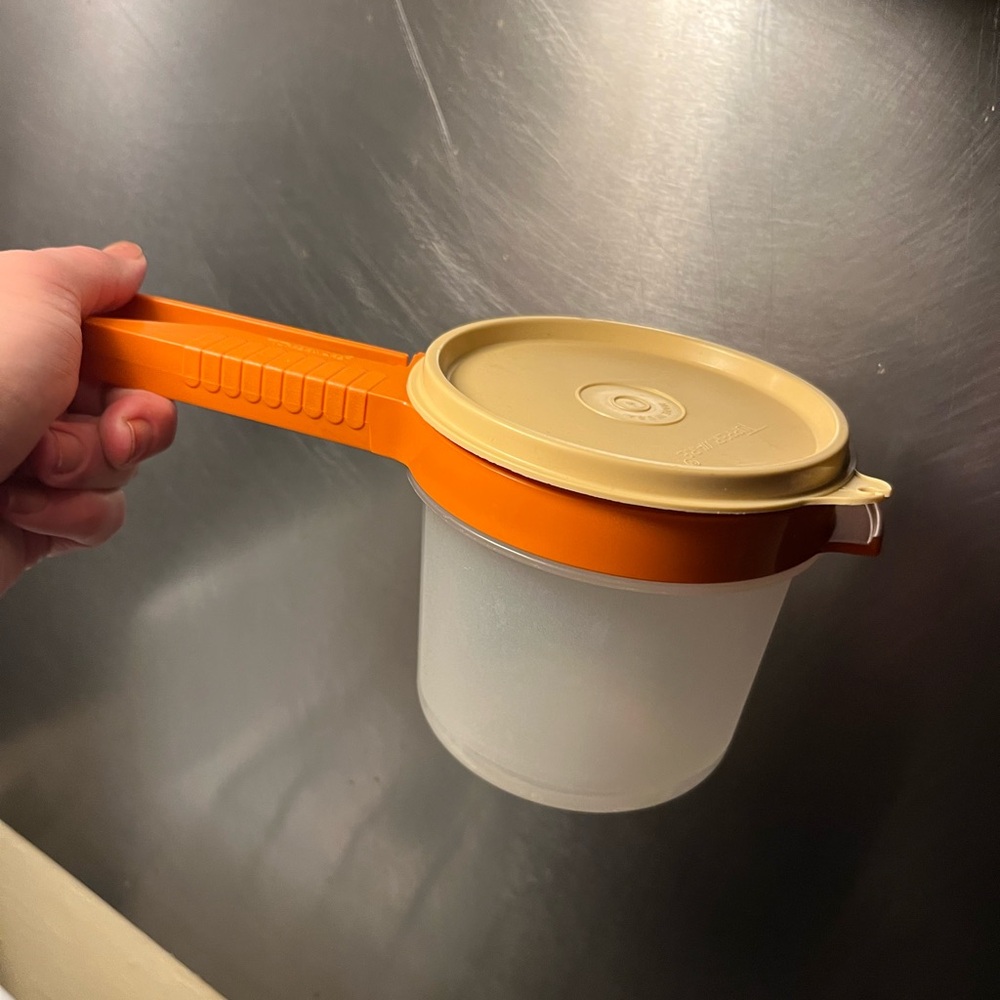 Vintage Tupperware sift-if flour and sugar sifter